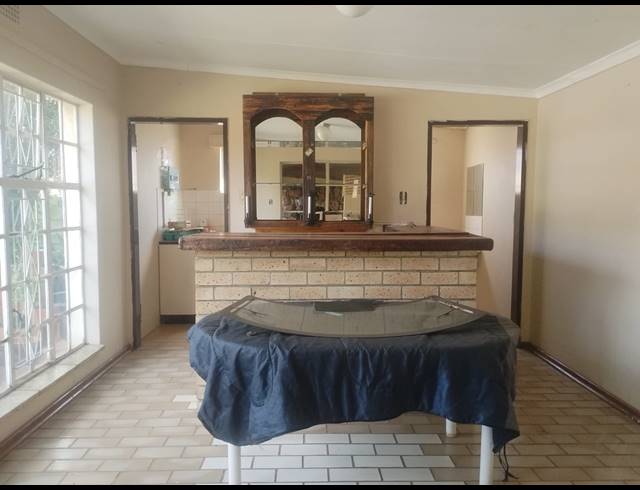 4 BEDROOM HOUSE FOR SALE IN UNITAS PARK